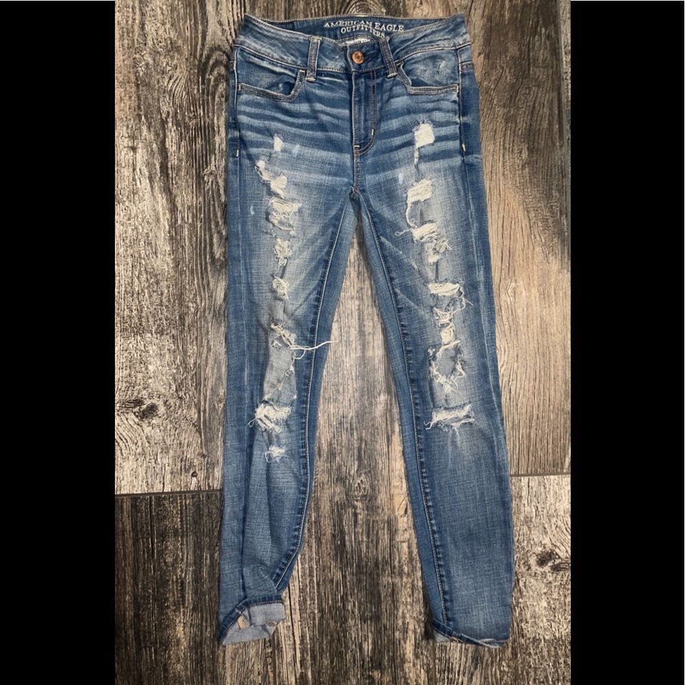 ❤️2 for $20❤️American eagle distressed mid rise